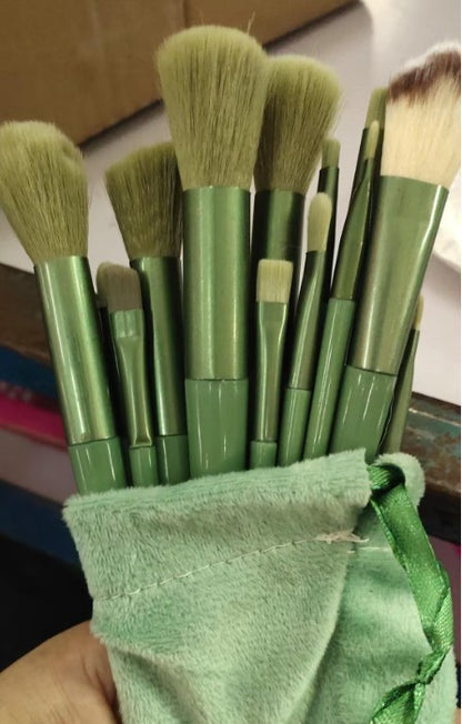 13-Piece Makeup Brush Set – Foundation, Eyeshadow, Blush & Beauty Tools